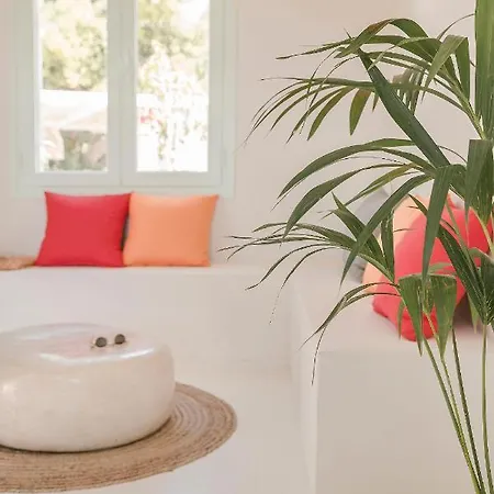 Bohemian Nest - Cheerful 2-bedroom With Pool Βίλα Δαυγάτα