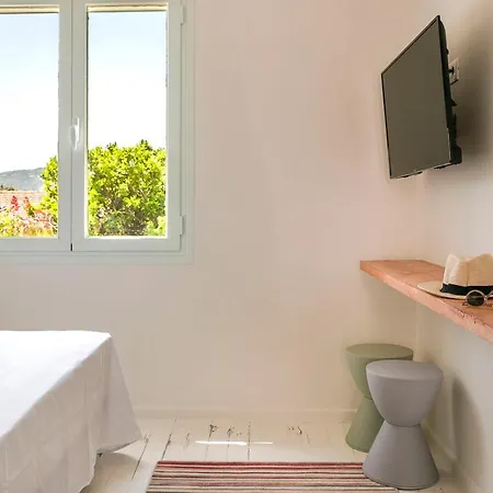 Bohemian Nest - Cheerful 2-bedroom With Pool Βίλα Δαυγάτα