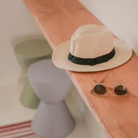 Bohemian Nest - Cheerful 2-bedroom With Pool Βίλα