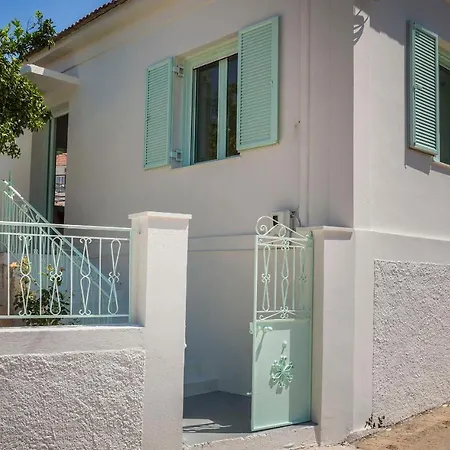 Bohemian Nest - Cheerful 2-bedroom With Pool 빌라 *