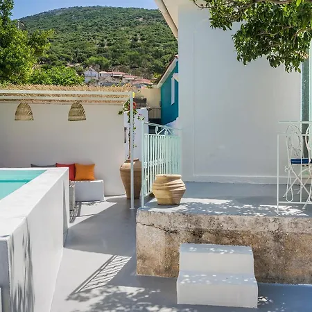 Bohemian Nest - Cheerful 2-bedroom With Pool Villa *