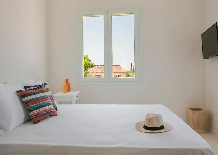 Bohemian Nest - Cheerful 2-bedroom With Pool Villa Dhavgáta