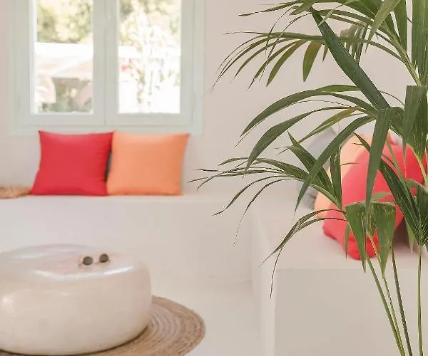 Bohemian Nest - Cheerful 2-bedroom With Pool Villa Dhavgáta