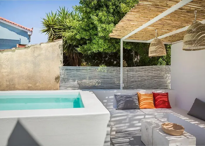 Bohemian Nest - Cheerful 2-bedroom With Pool Villa