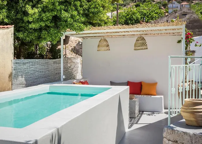 Villa Bohemian Nest - Cheerful 2-bedroom With Pool