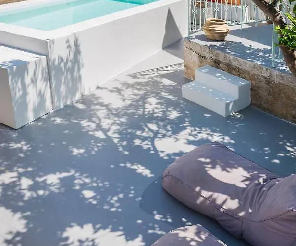 Villa Bohemian Nest - Cheerful 2-bedroom With Pool