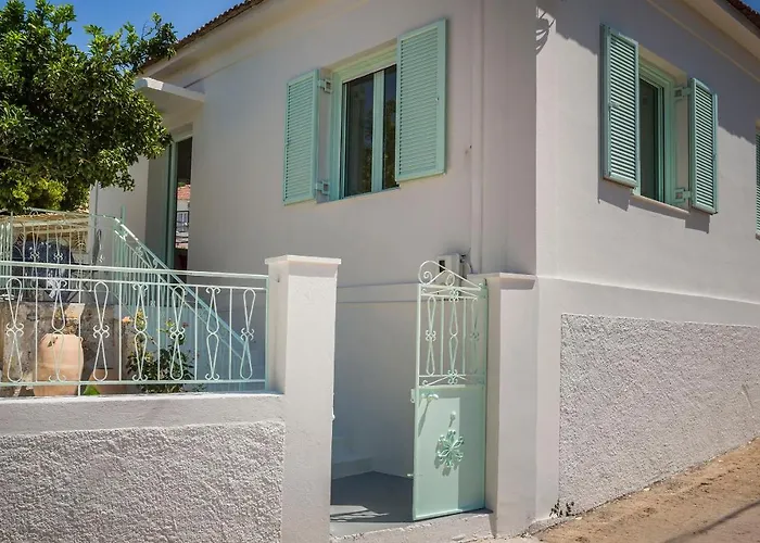 Bohemian Nest - Cheerful 2-bedroom With Pool Villa *